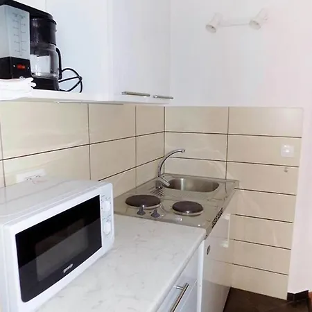 Moscenice 7689c Lägenhet *